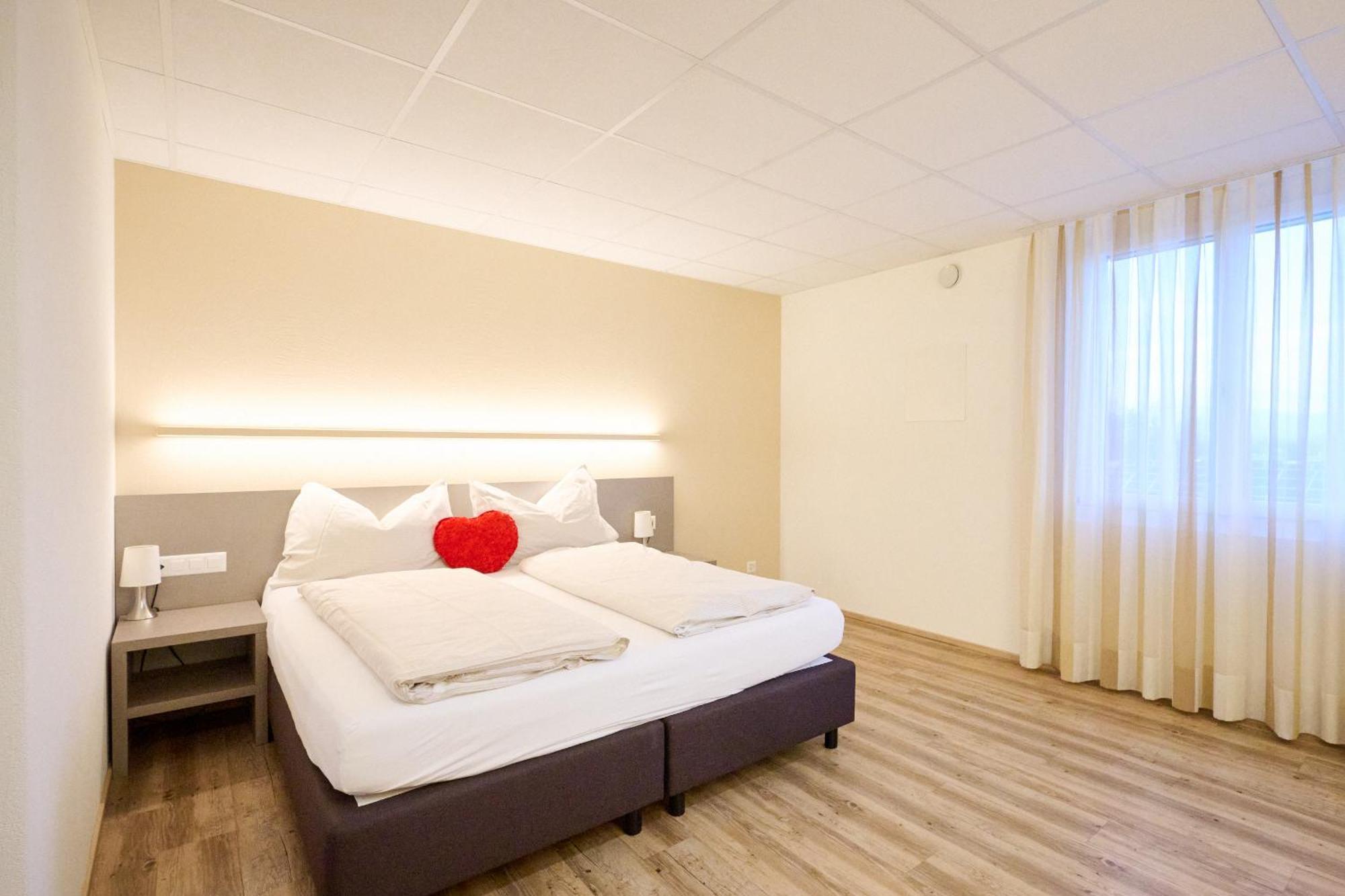 Hotel Am Kreisel Self-Check-In By Smart Hotels Lachen Esterno foto